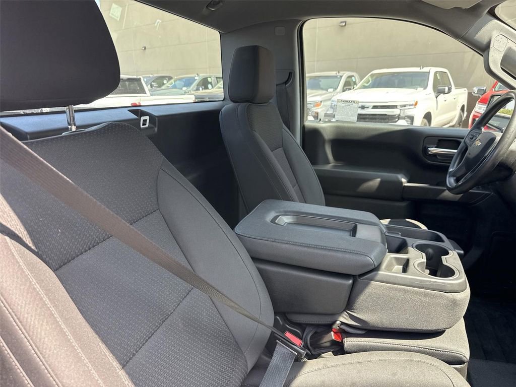 Used 2025 Chevrolet Silverado 1500 W/T image 22