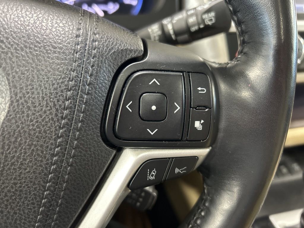 Used 2018 Toyota Highlander Limited Platinum image 15