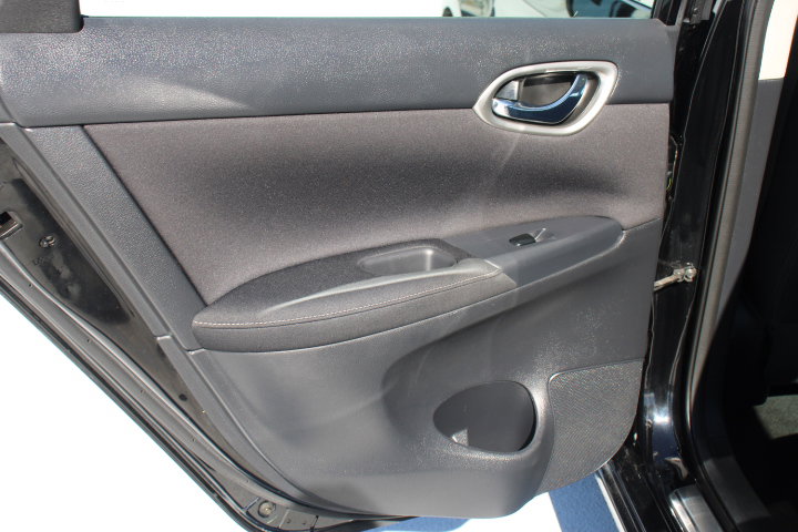 Used 2014 Nissan Sentra SL w/ Electronics Package FWD image 12