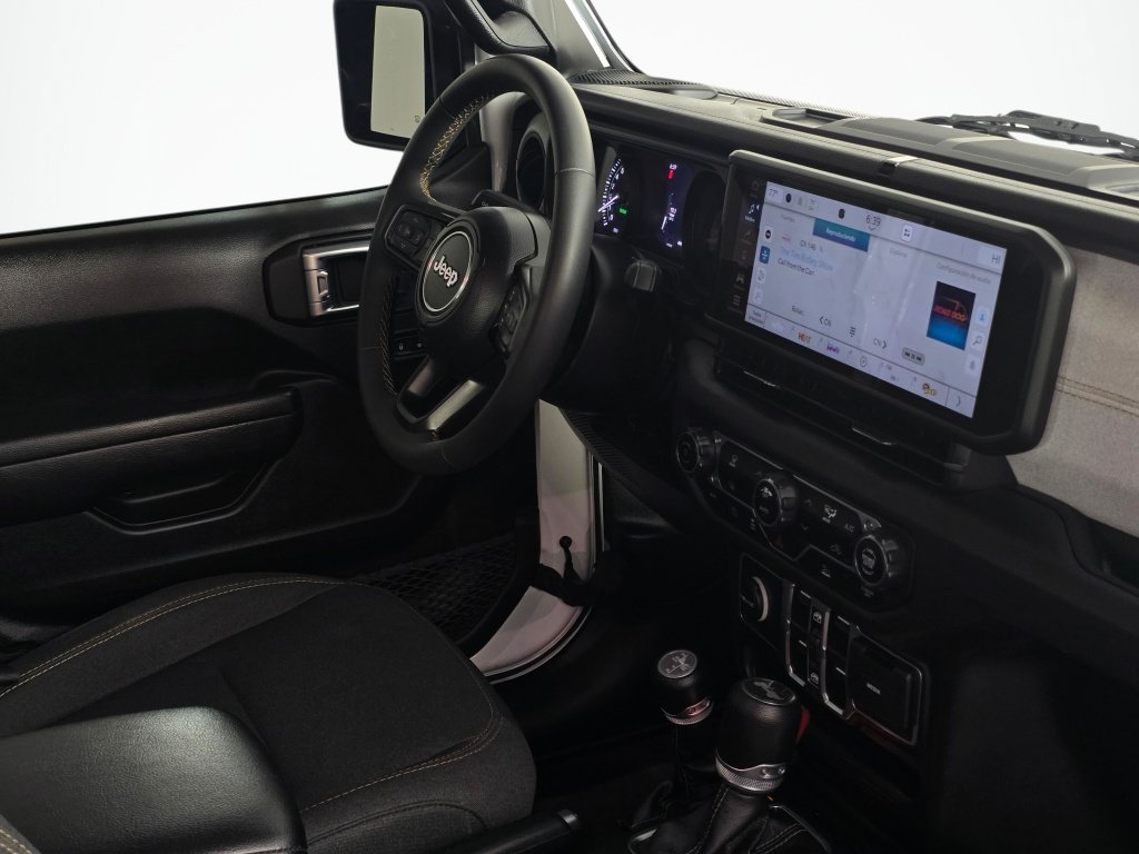 Used 2024 Jeep Wrangler Unlimited AWD/4WD image 38