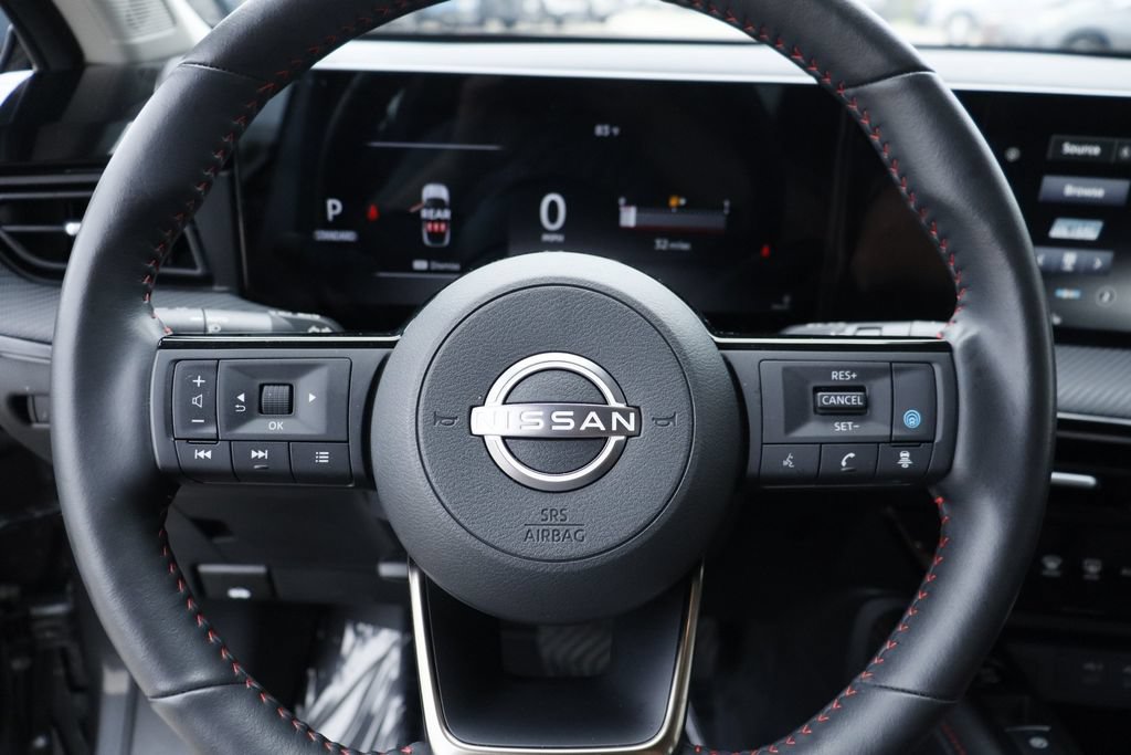 Used 2025 Nissan Kicks SR w/ SR Premium Package AWD/4WD image 11