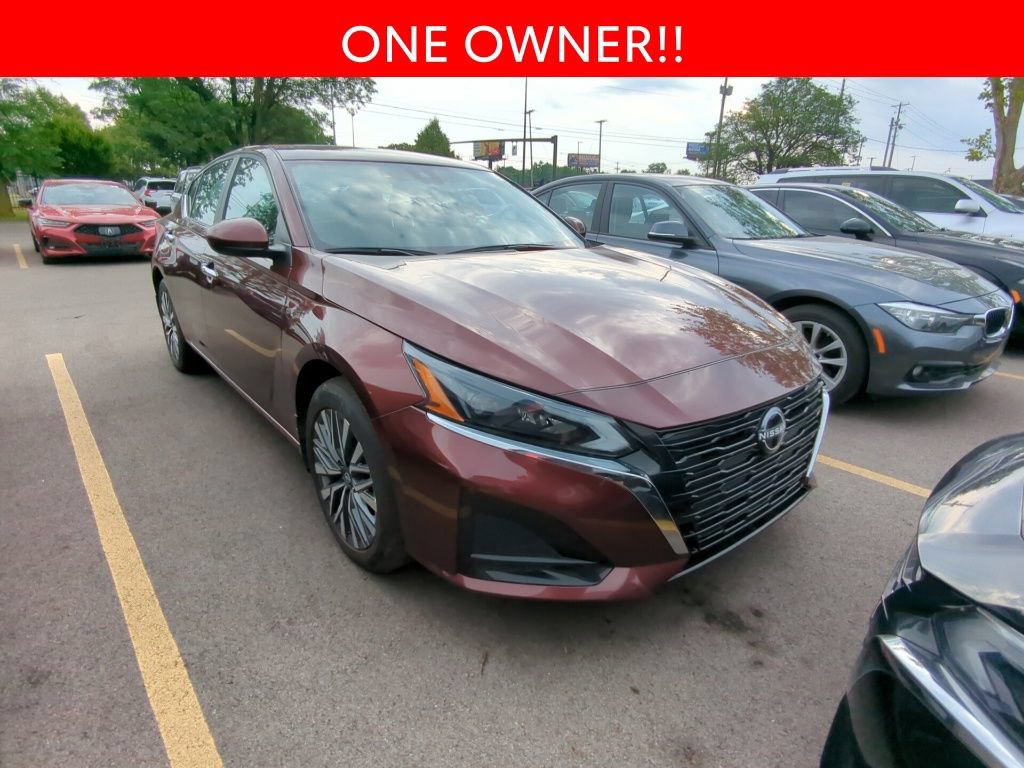 Used 2023 Nissan Altima 2.5 SV w/ SV Premium Package AWD/4WD image 3