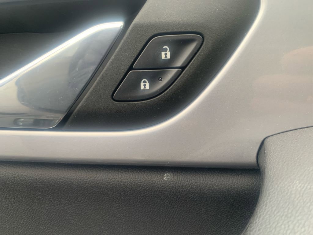 Used 2023 Chevrolet Blazer LT w/ Midnight/Sport Edition image 39