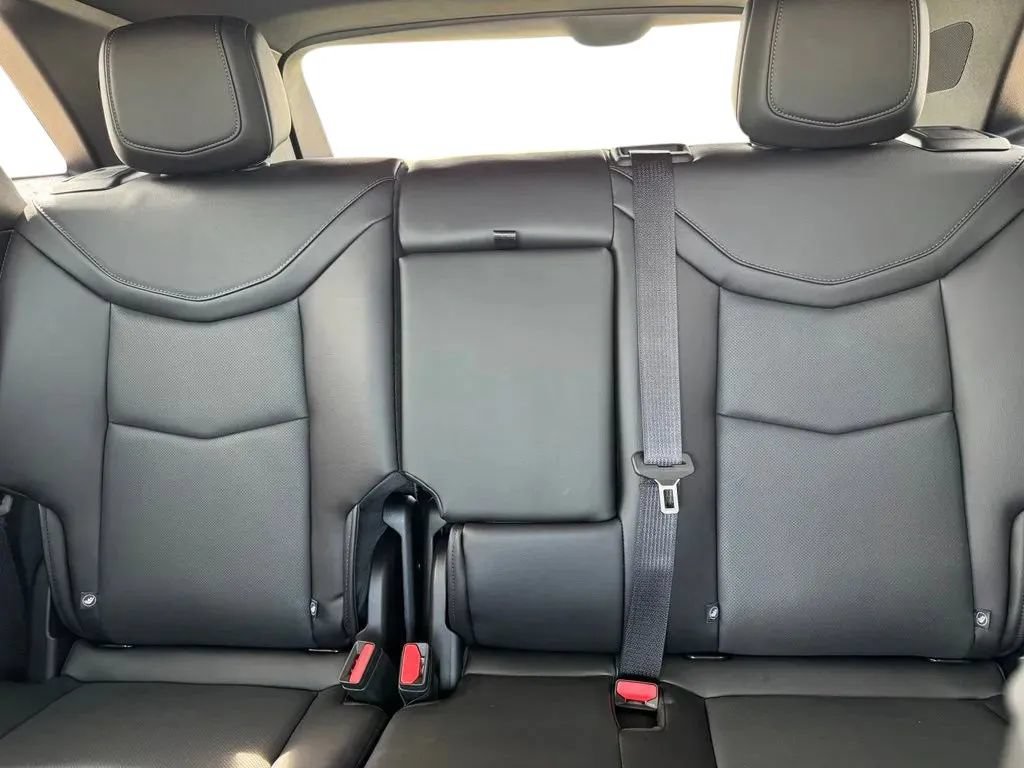 New 2026 Cadillac XT5 Premium Luxury w/ LPO, Floor Liner Package AWD/4WD image 19