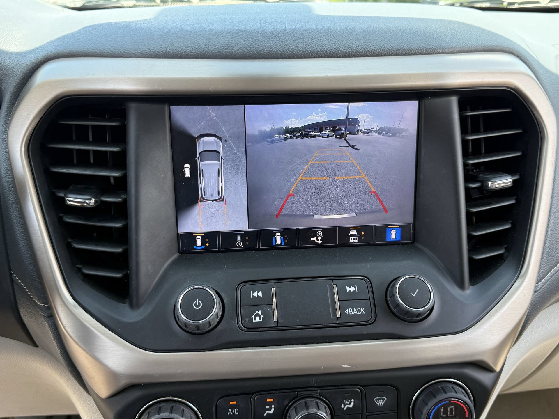 Used 2023 GMC Acadia Denali w/ Denali Ultimate Package FWD image 5