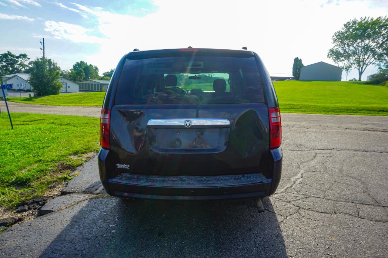 Used 2008 Dodge Grand Caravan SXT FWD image 4