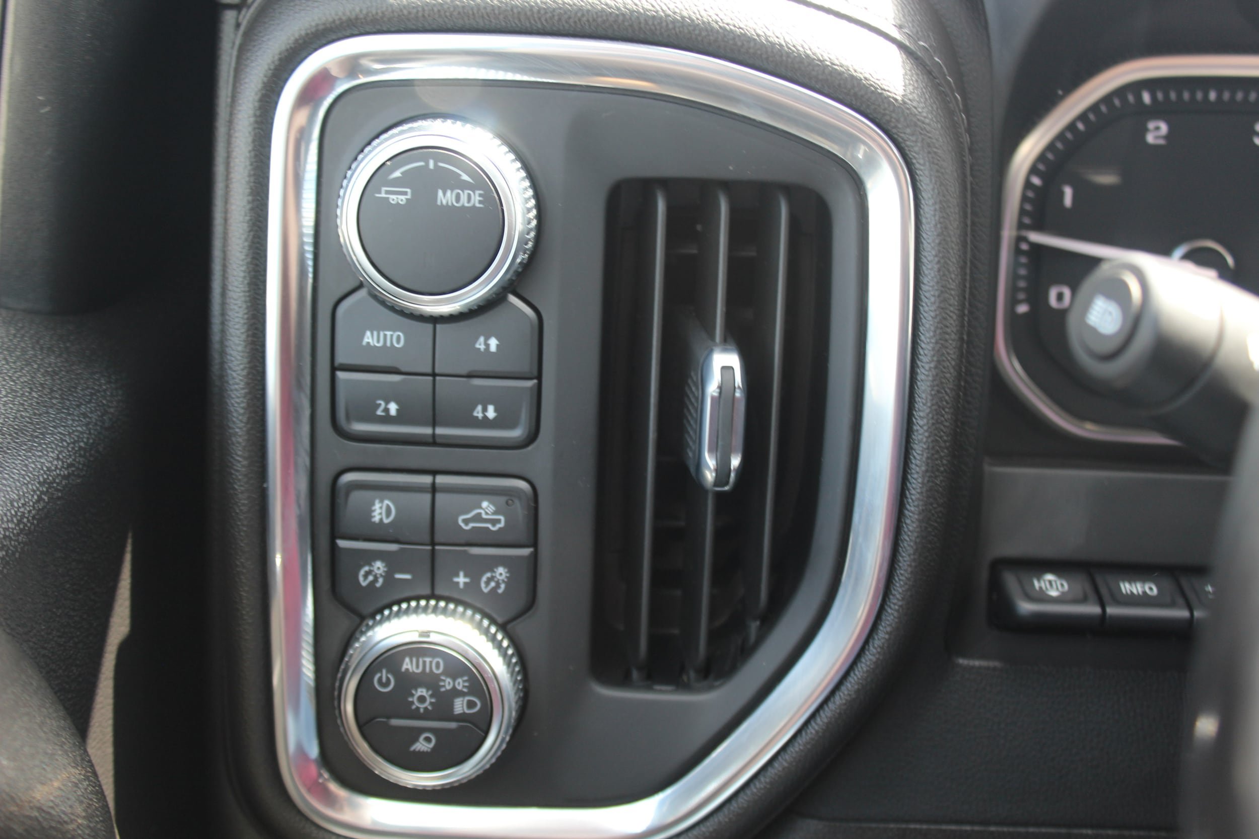 Used 2022 GMC Sierra 2500 Denali w/ Denali Ultimate Package AWD/4WD image 12