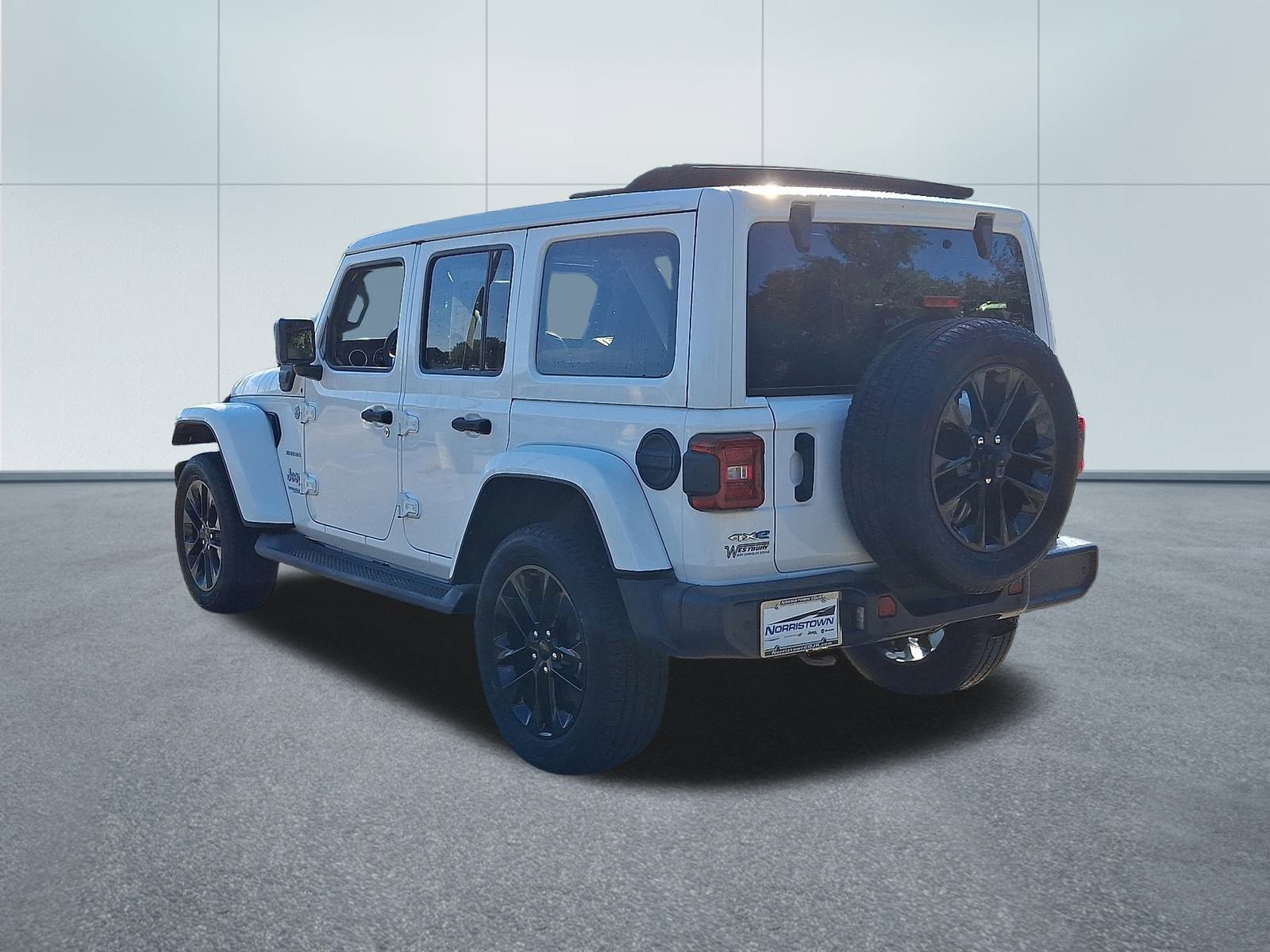 Certified 2021 Jeep Wrangler Unlimited Sahara w/ Cold Weather Group image 4