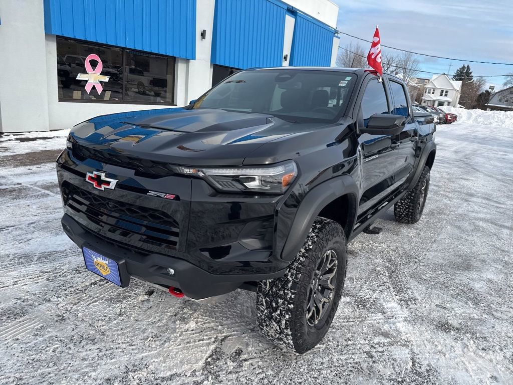 Used 2024 Chevrolet Colorado ZR2 w/ Technology Package image 2