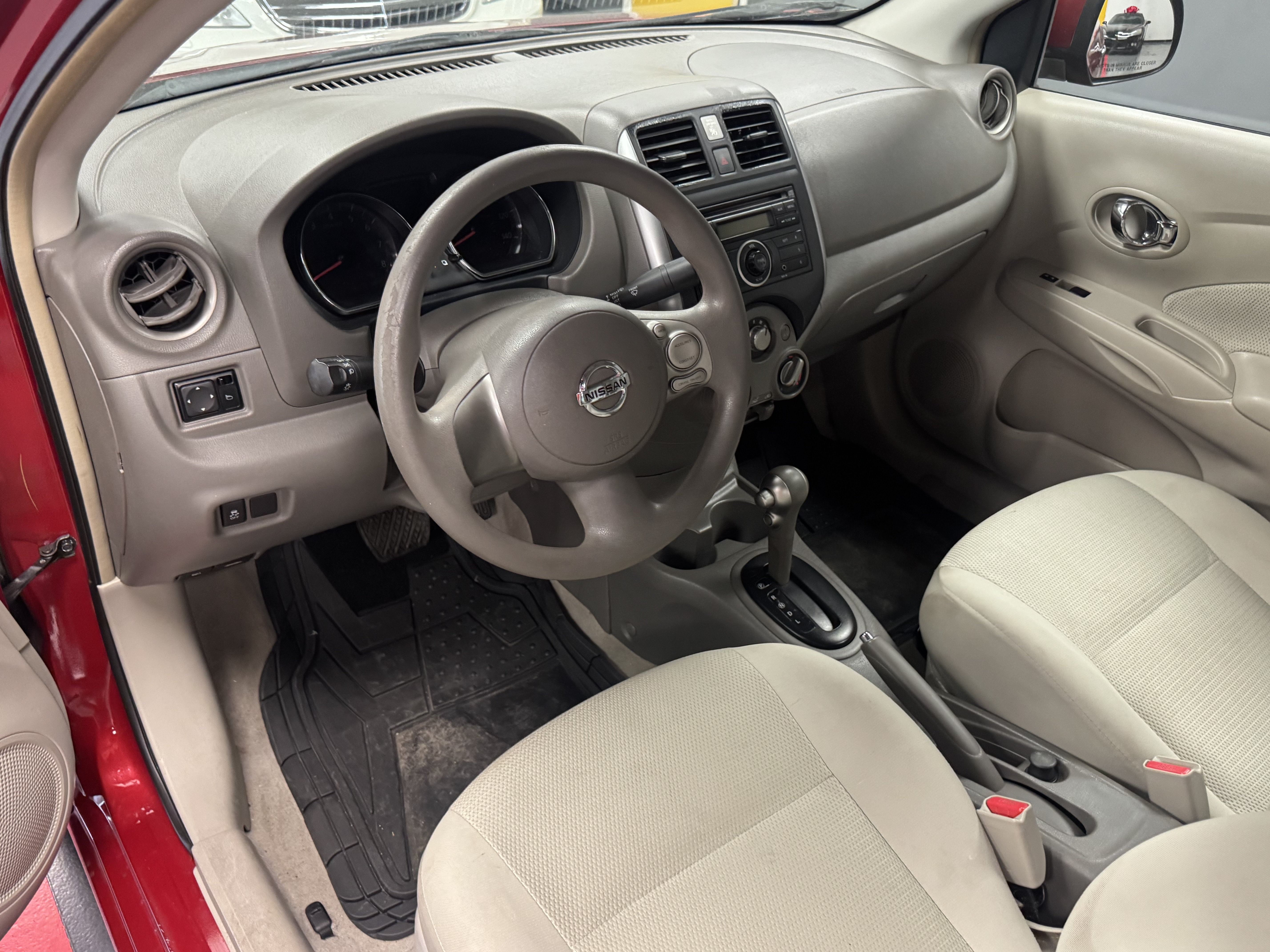 Used 2013 Nissan Versa SV FWD image 8