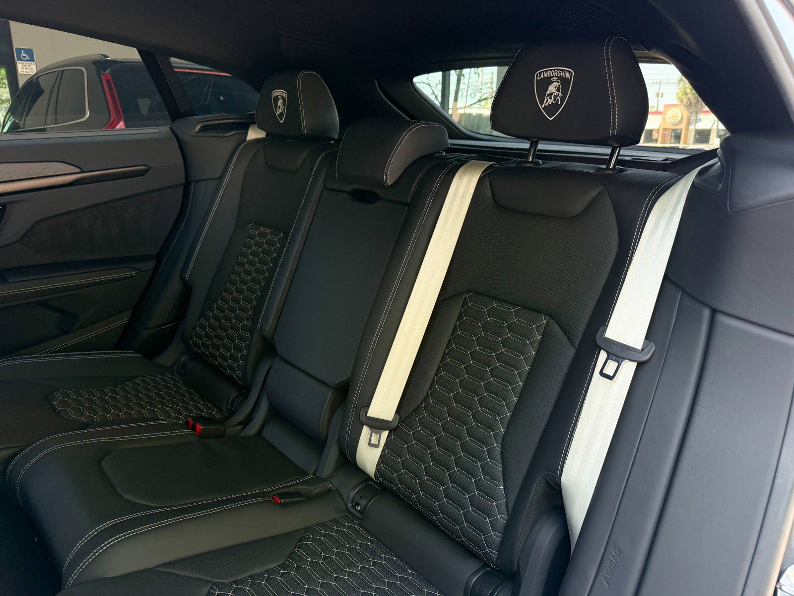 Used 2024 Lamborghini Urus S AWD/4WD image 32