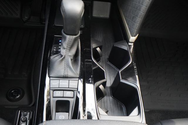 Used 2025 Toyota Camry XLE image 21