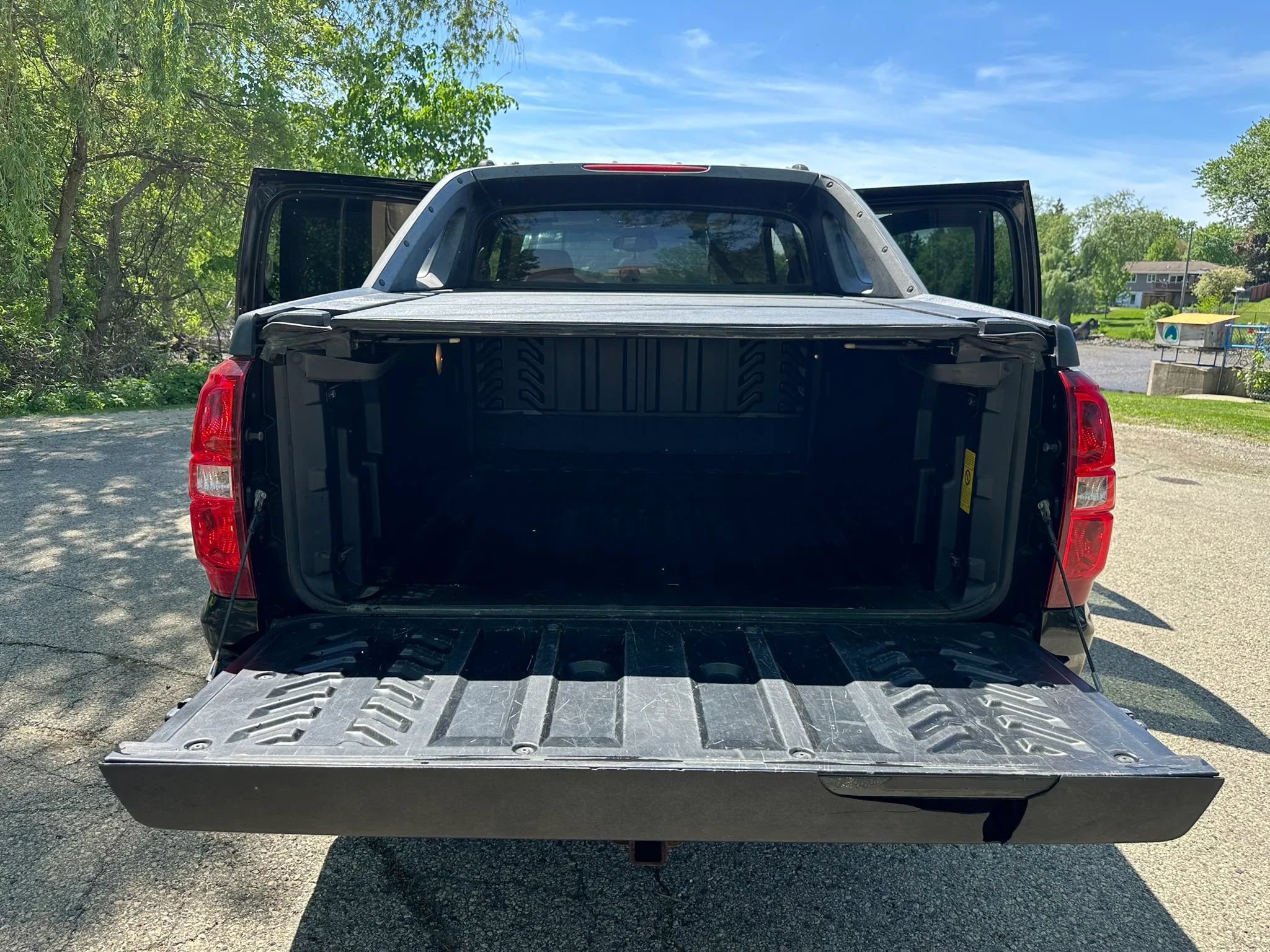 Used 2007 Chevrolet Avalanche LTZ w/ LTZ Preferred Equipment Group AWD/4WD image 13