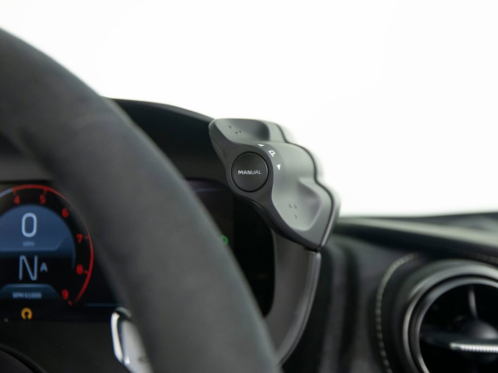 Used 2024 McLaren 750S Spider image 18