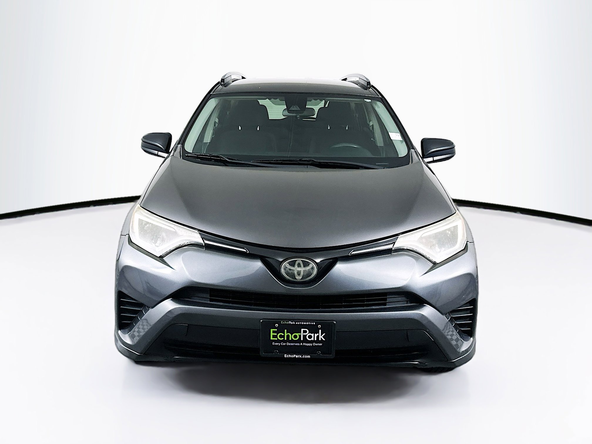Used 2018 Toyota RAV4 LE image 2