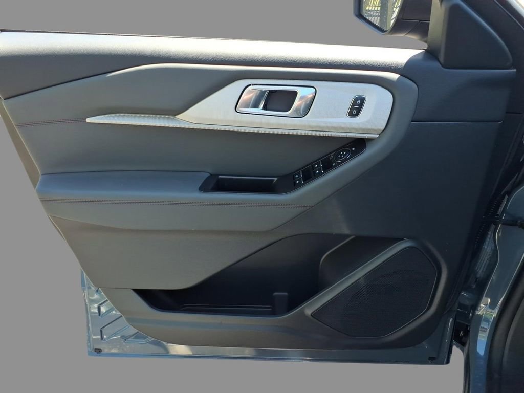 New 2026 Ford Explorer Active AWD/4WD image 16