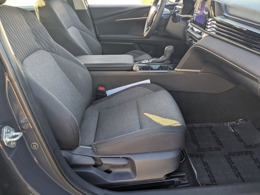 Used 2025 Toyota Camry LE image 30