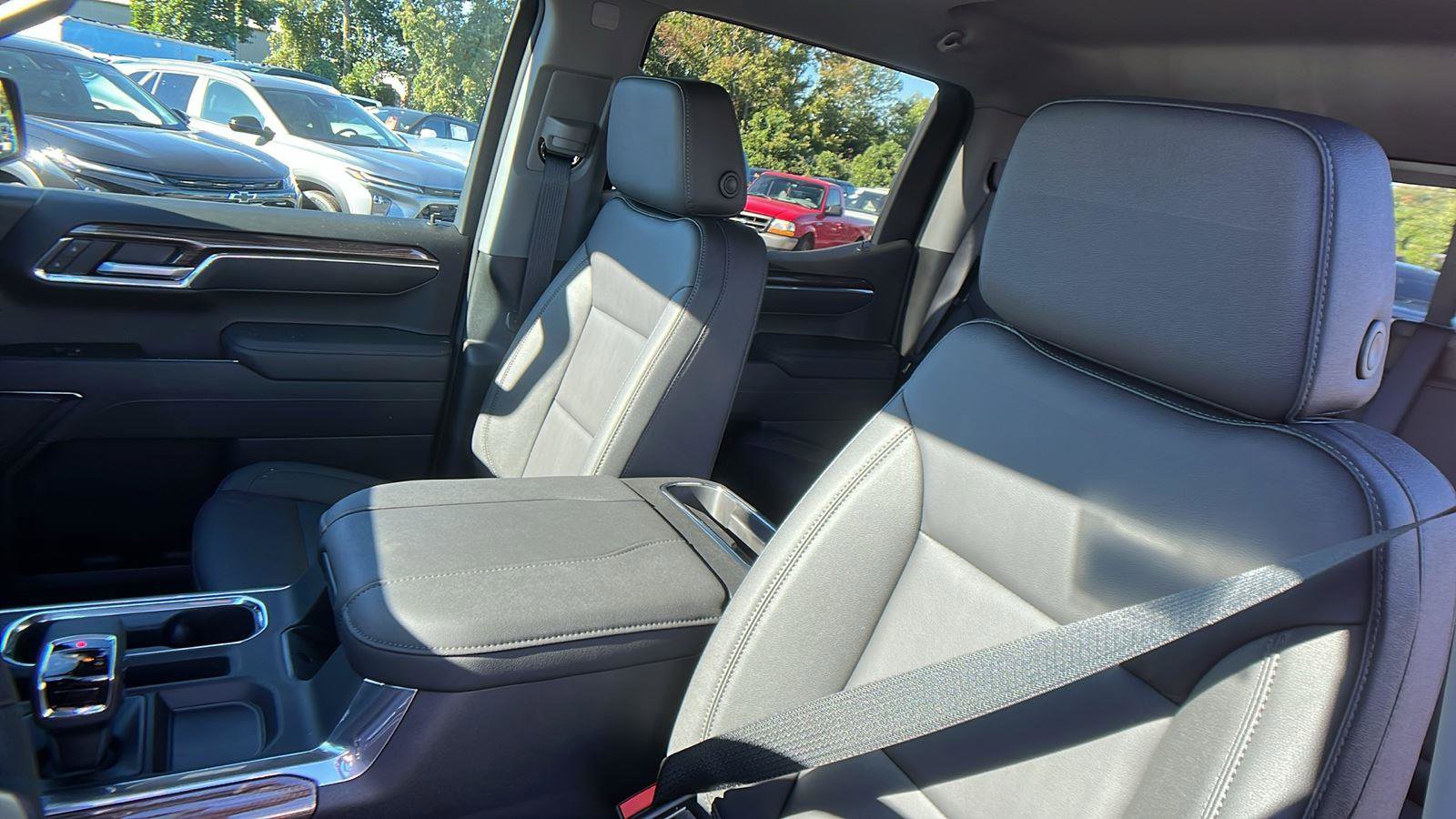 Used 2026 Chevrolet Silverado 1500 RST w/ RST All Star Premium Package image 15