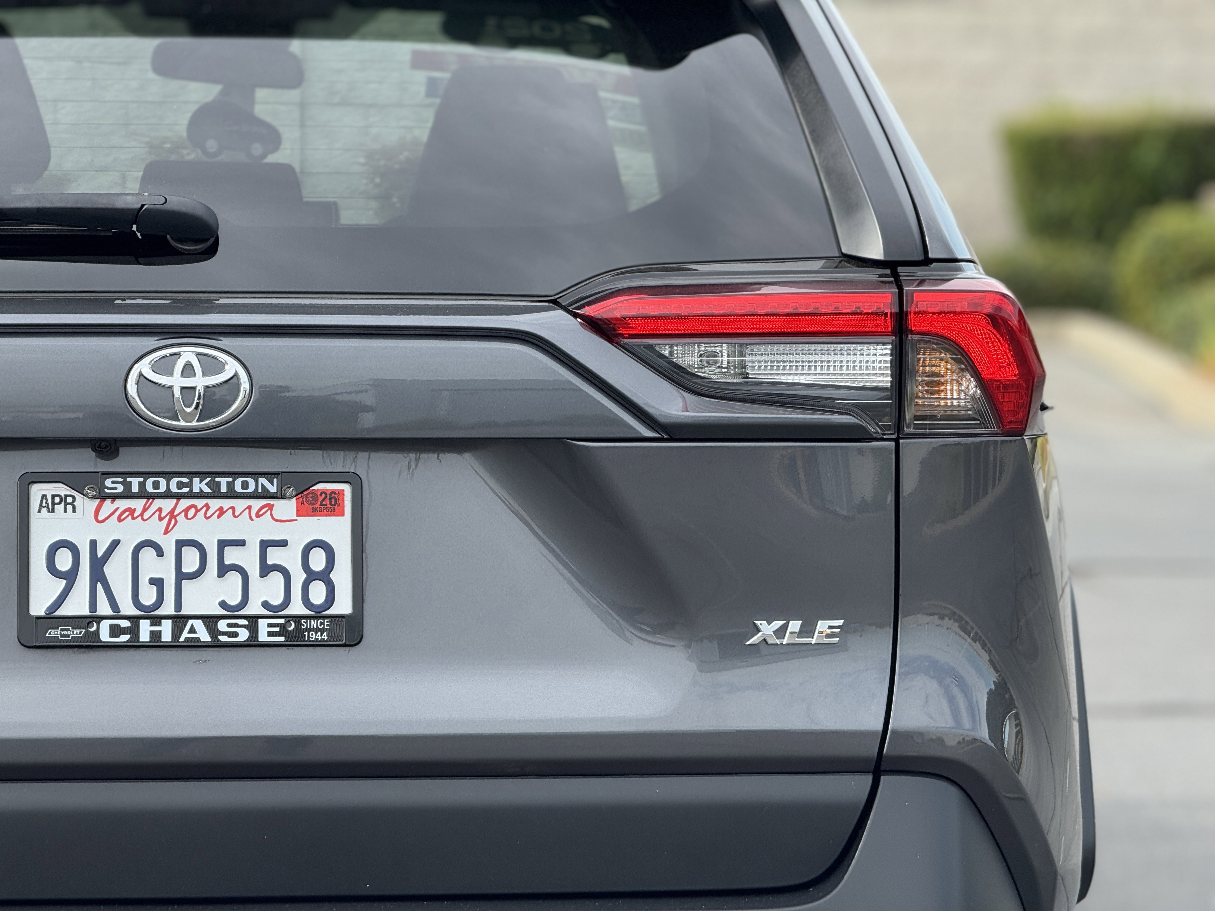 Used 2021 Toyota RAV4 XLE image 8