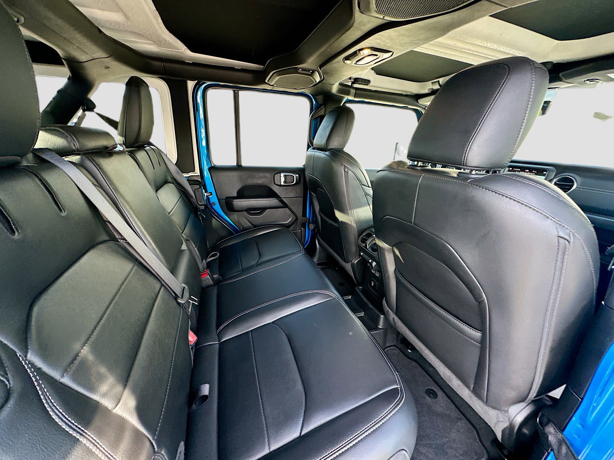 Used 2022 Jeep Wrangler Unlimited Sahara image 30