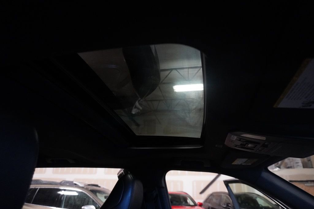 Used 2022 Toyota Highlander XSE AWD/4WD image 18