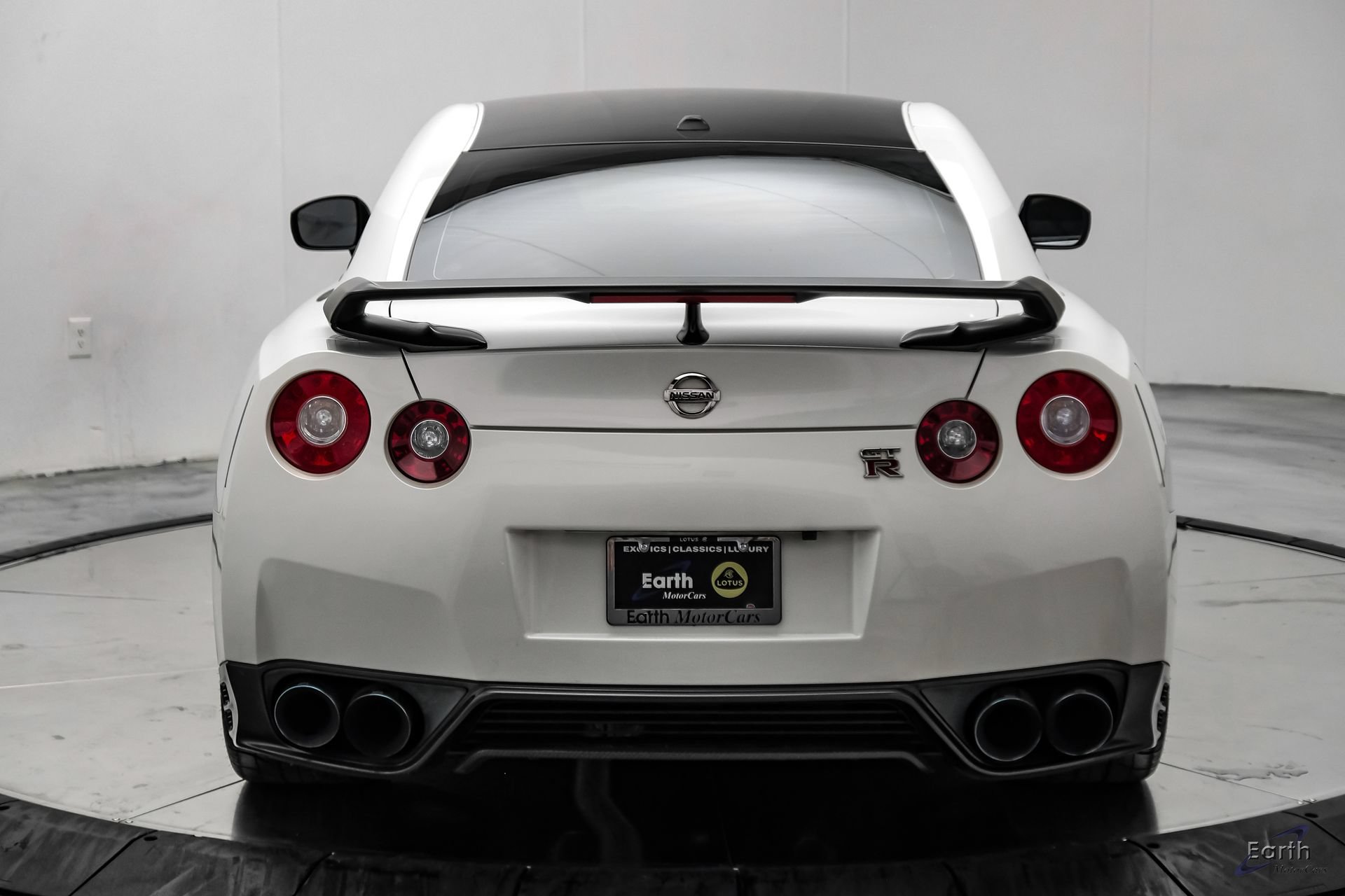 Used 2014 Nissan GT-R Black Edition AWD/4WD image 16