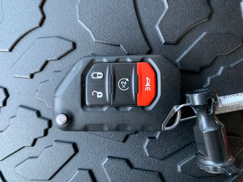 Used 2021 Jeep Wrangler Unlimited Sahara AWD/4WD image 30