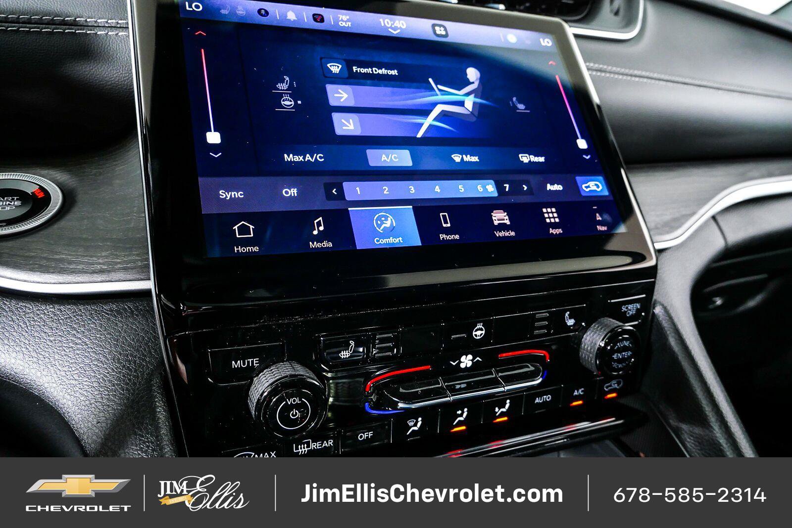 Used 2025 Jeep Grand Cherokee Limited w/ Black Appearance Package RWD image 16