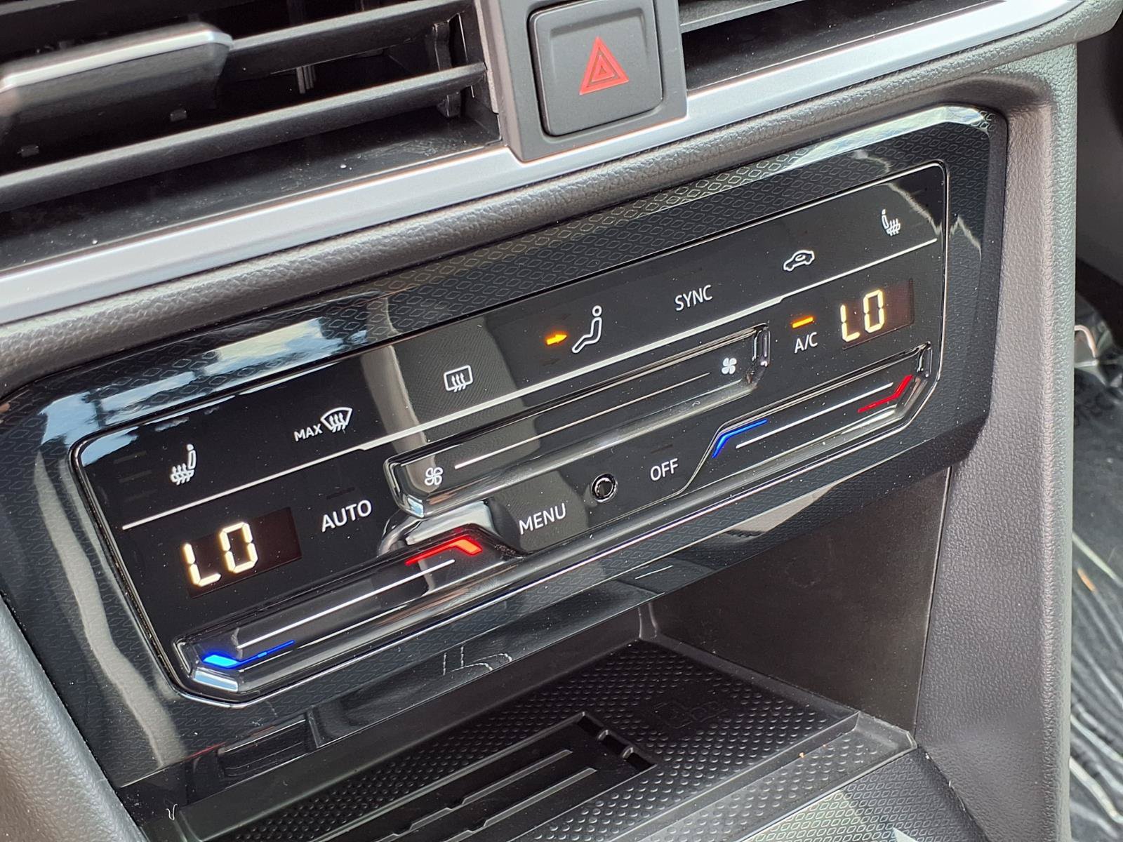 New 2026 Volkswagen Taos SE FWD image 16