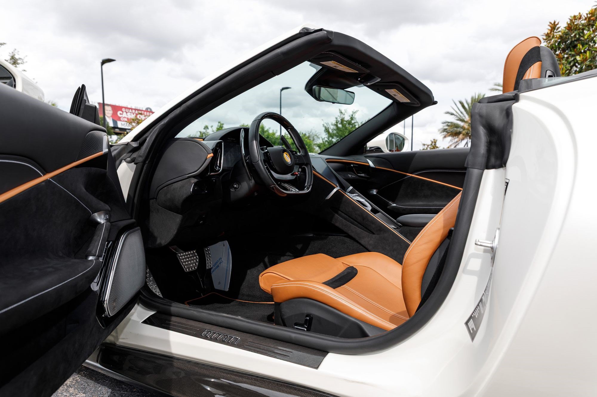 Used 2024 Ferrari Roma Spider RWD image 28