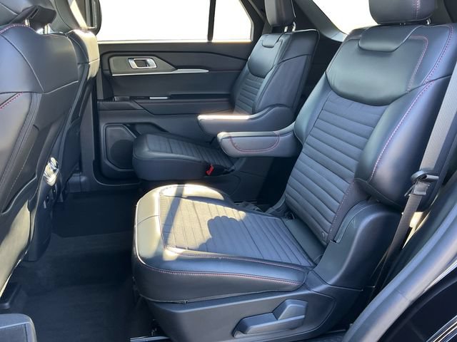 Used 2025 Ford Explorer ST-Line AWD/4WD image 16
