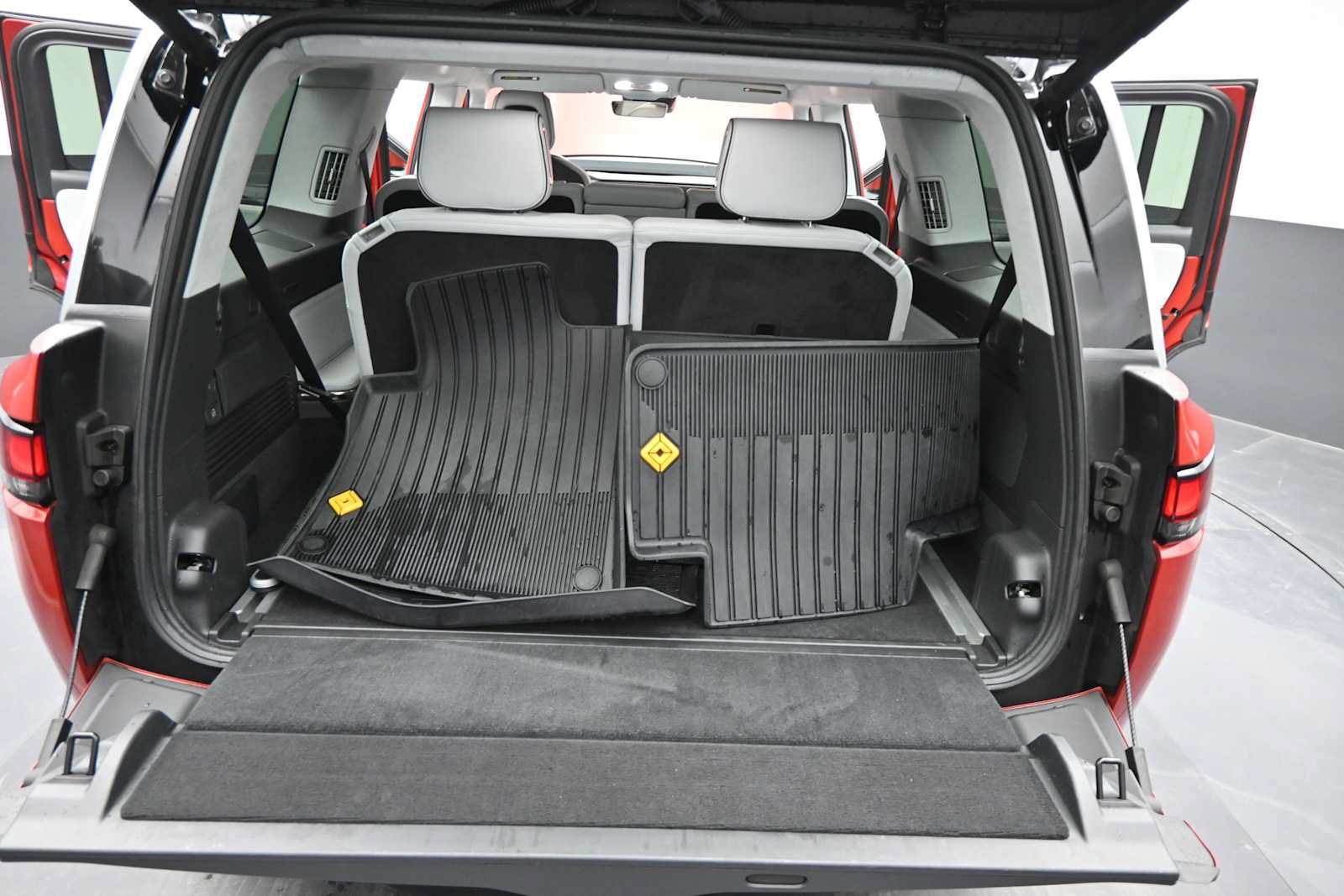 Used 2023 Rivian R1S Adventure Quad AWD/4WD image 19
