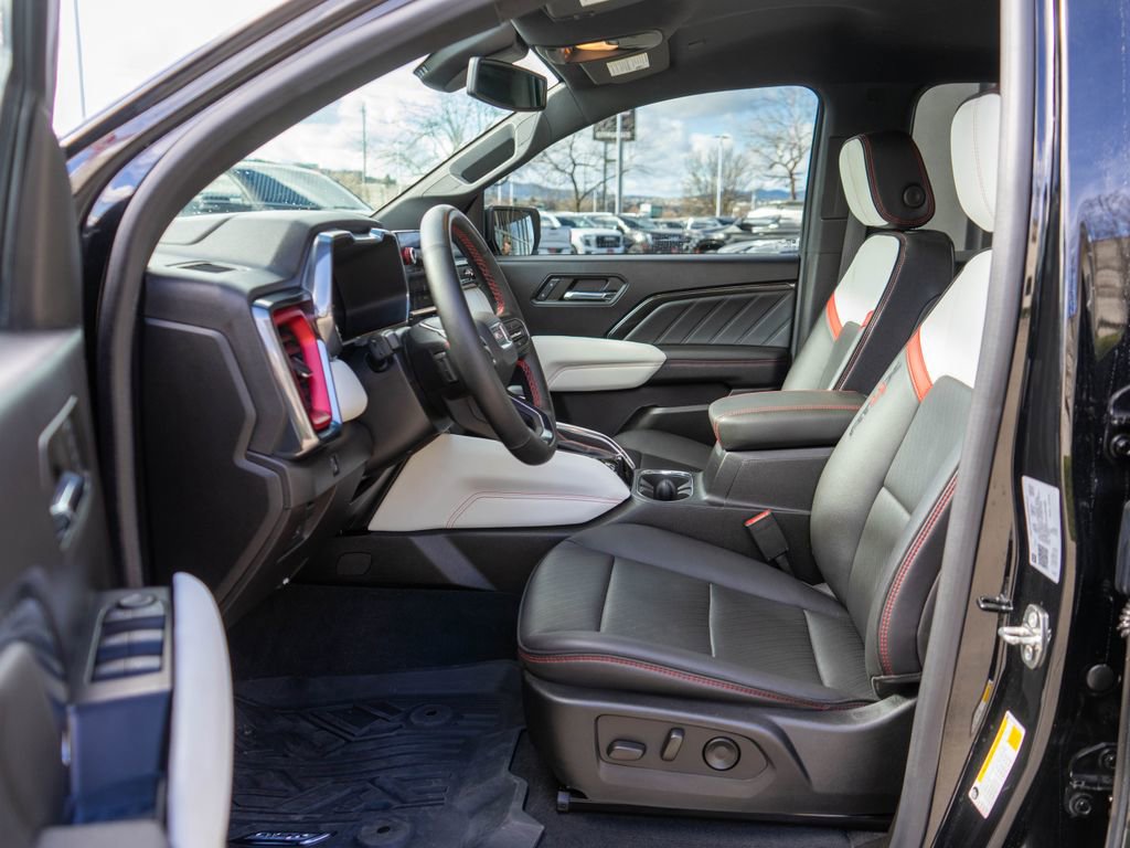 Used 2023 GMC Canyon AT4X image 11