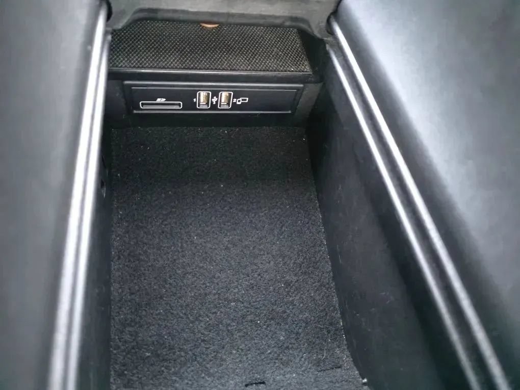 Used 2019 Mercedes-Benz C 300 Sedan image 35