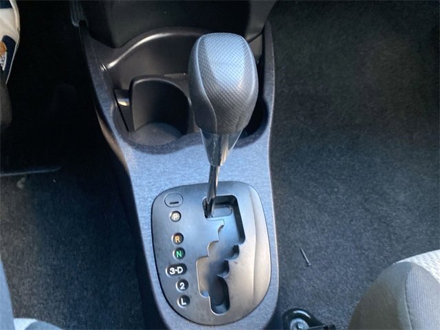 Used 2013 Toyota Yaris L image 18