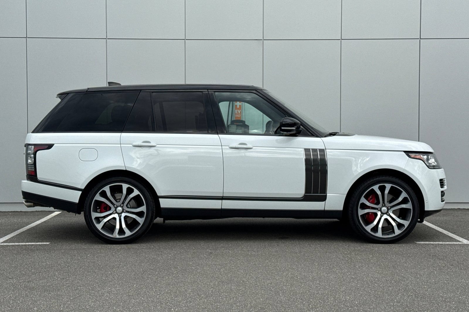 Used 2017 Land Rover Range Rover SV Autobiography Dynamic AWD/4WD image 6