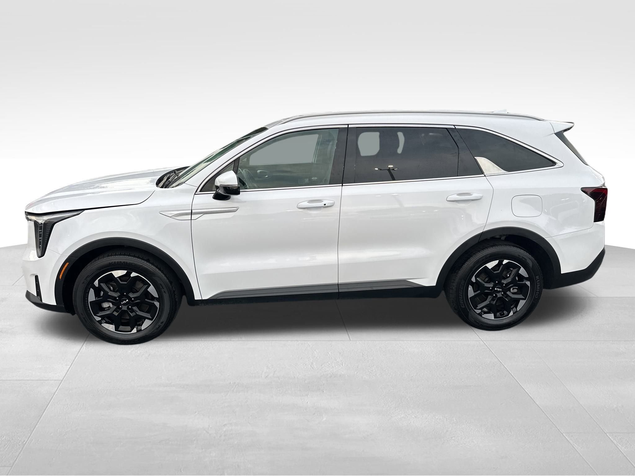 Used 2024 Kia Sorento S image 13