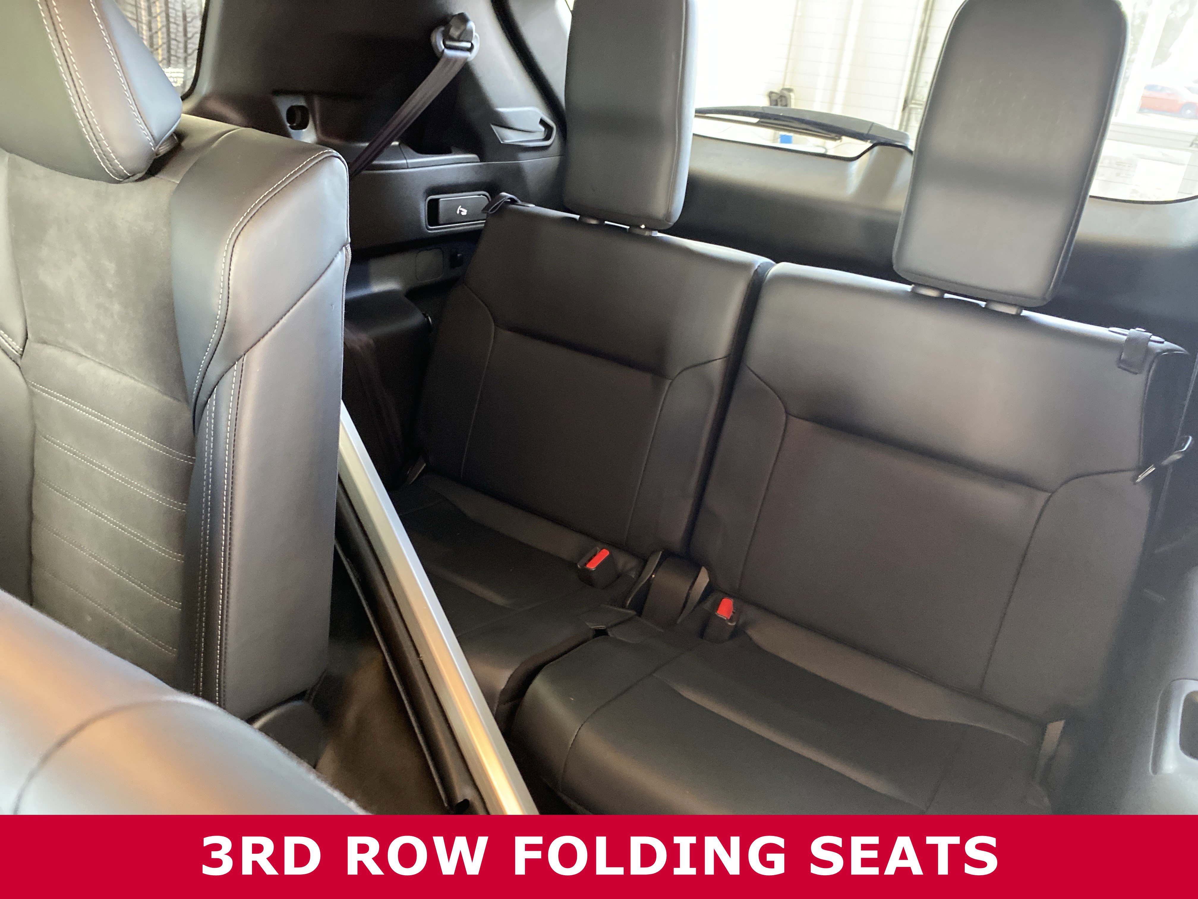 Used 2023 Mitsubishi Outlander SE image 24