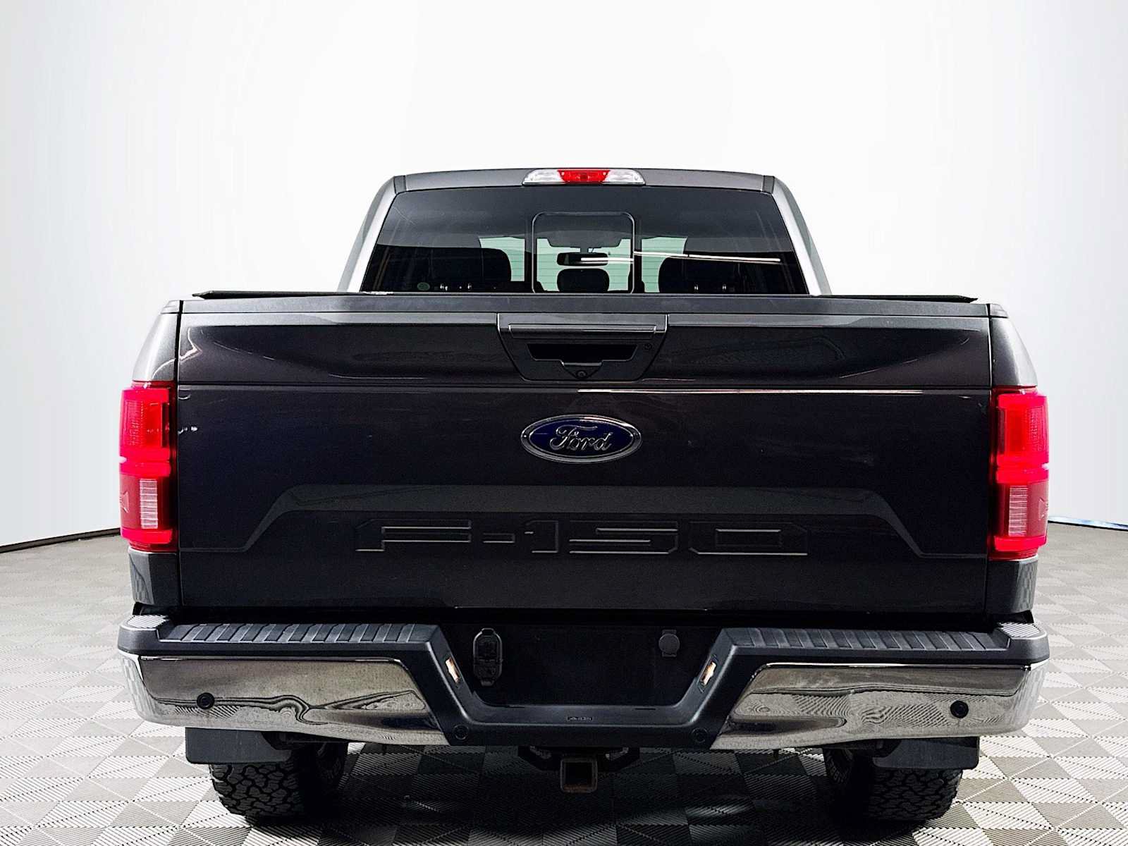Used 2019 Ford F150 Lariat w/ Equipment Group 501A Mid AWD/4WD image 6
