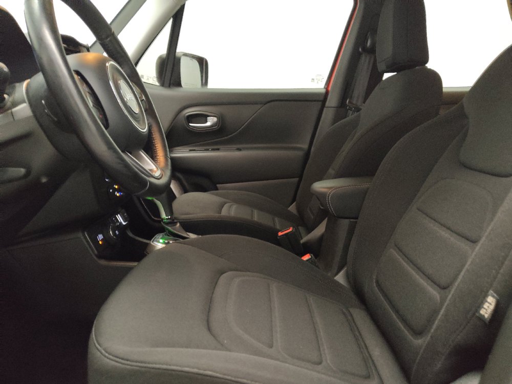 Used 2022 Jeep Renegade Latitude w/ Convenience Group AWD/4WD image 17