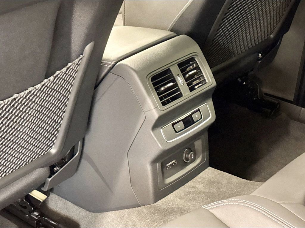 Used 2025 Audi Q5 2.0T Premium w/ Convenience Plus Package image 16