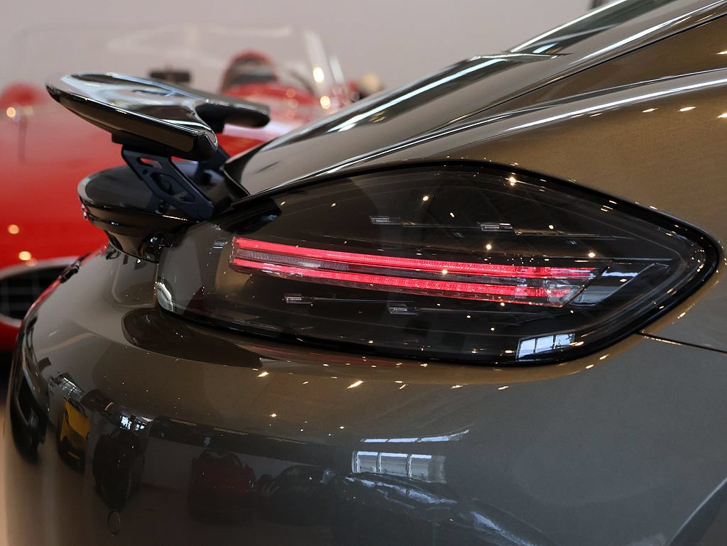 Used 2025 Porsche 718 Cayman GTS RWD image 15