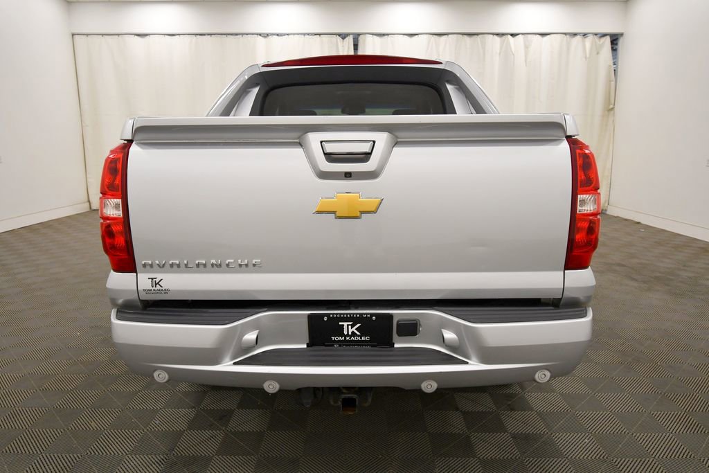 Used 2013 Chevrolet Avalanche LTZ AWD/4WD image 6
