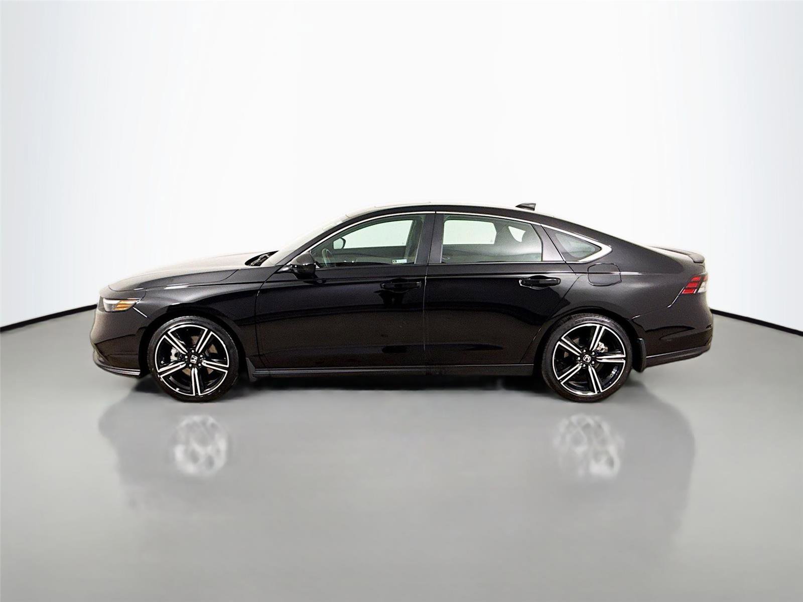 Certified 2023 Honda Accord Sport image 8