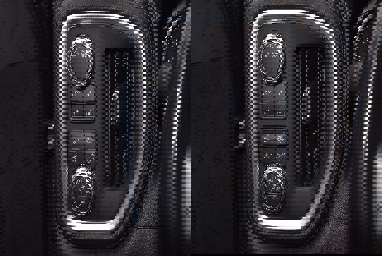 Used 2021 GMC Sierra 1500 AT4 w/ AT4 Preferred Package image 31