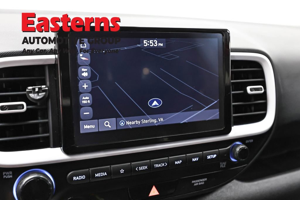 Used 2024 Hyundai Venue Limited FWD image 18