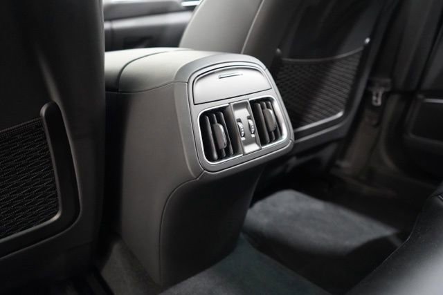 Used 2024 Maserati Levante GT Ultima image 30