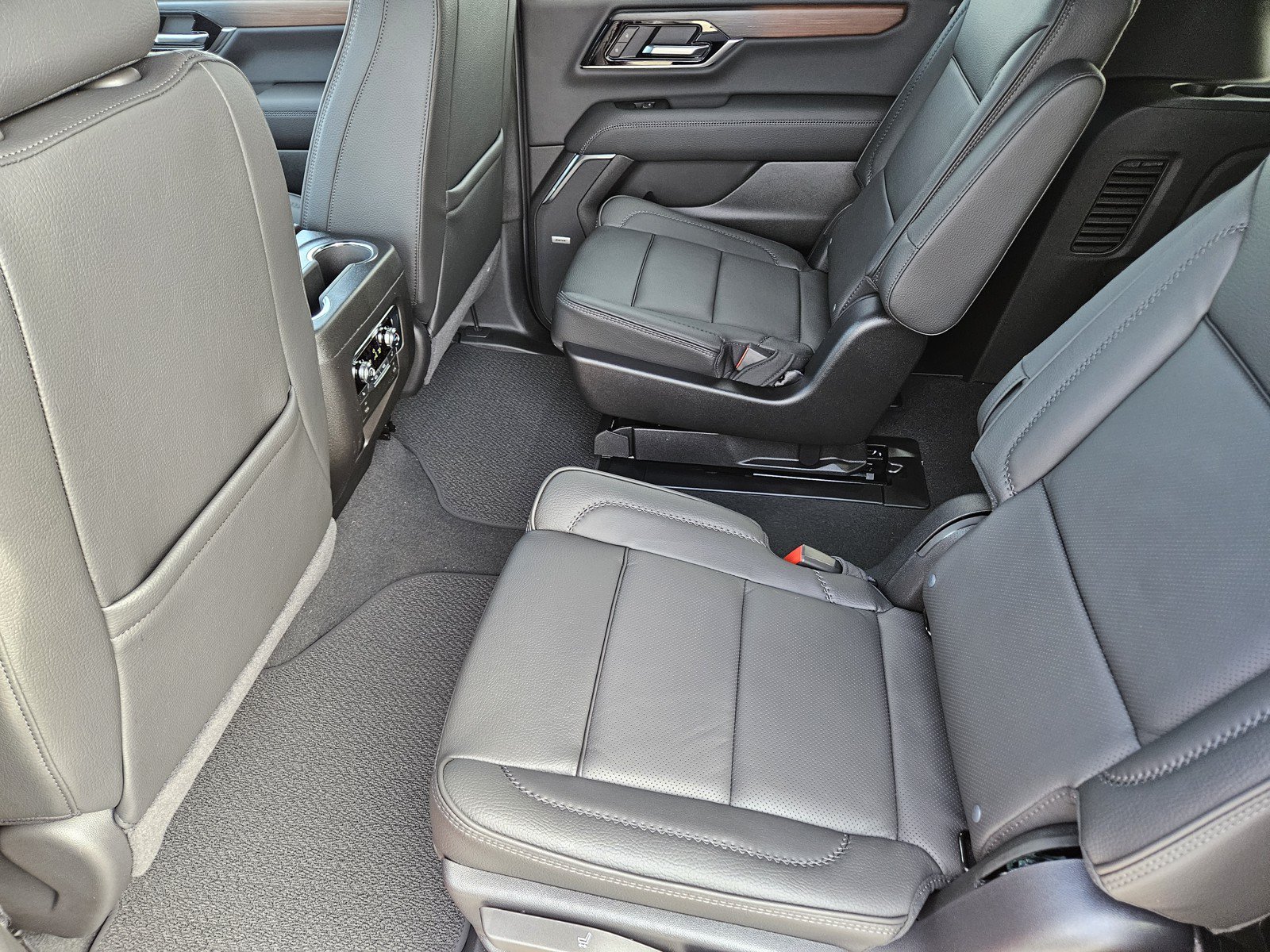 New 2027 GMC Yukon XL Denali w/ Sun & Power Step Package AWD/4WD image 20