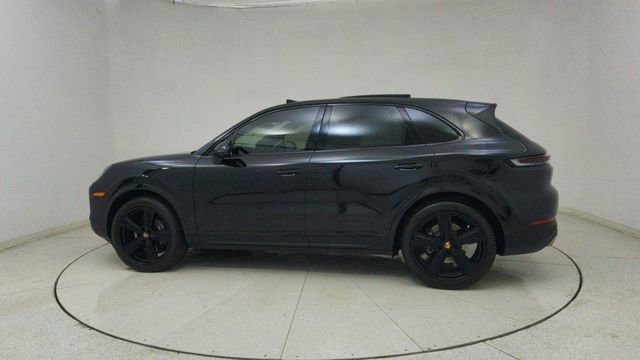 Used 2025 Porsche Cayenne w/ Premium Package image 69