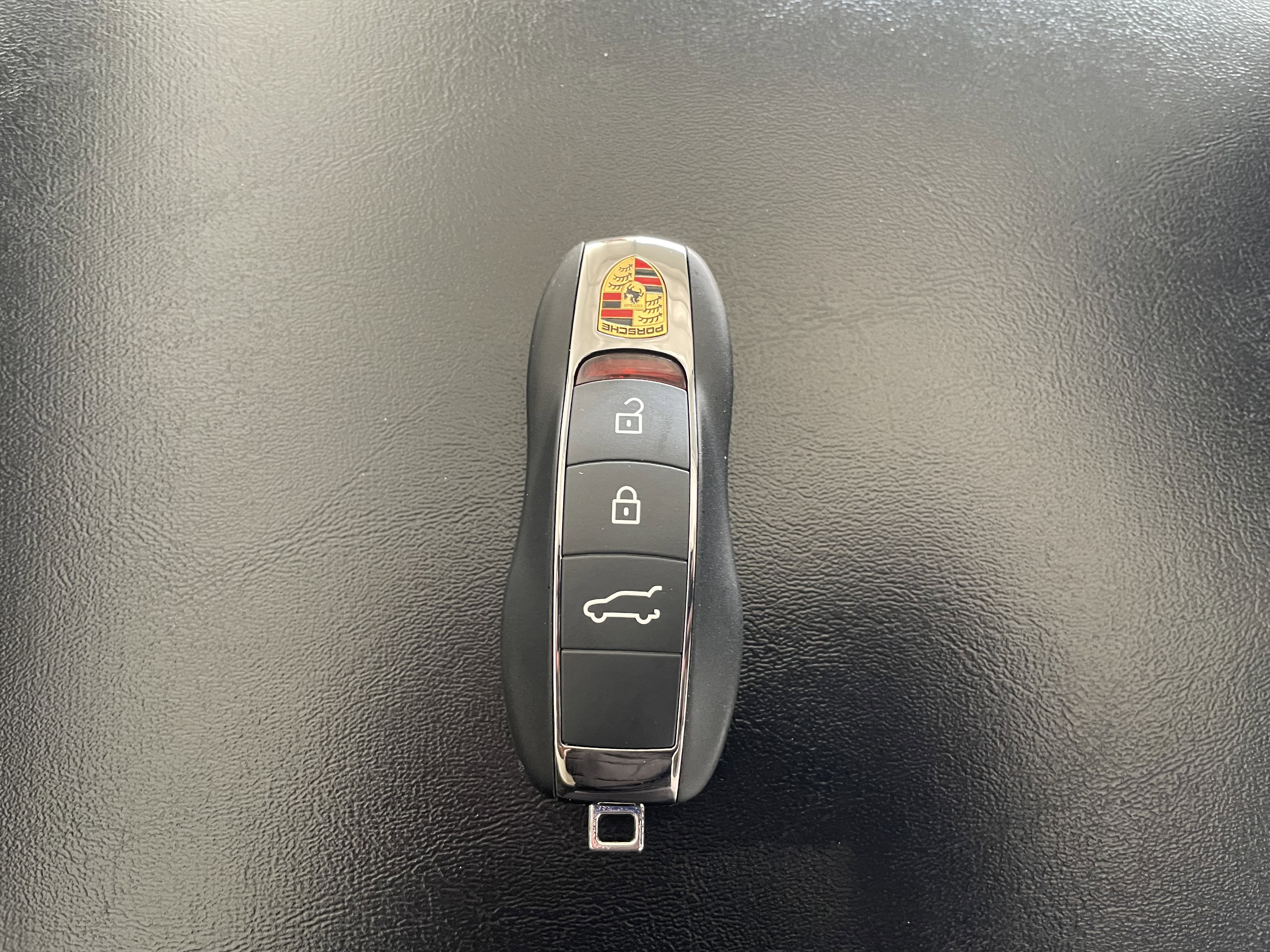 Used 2025 Porsche Macan image 25